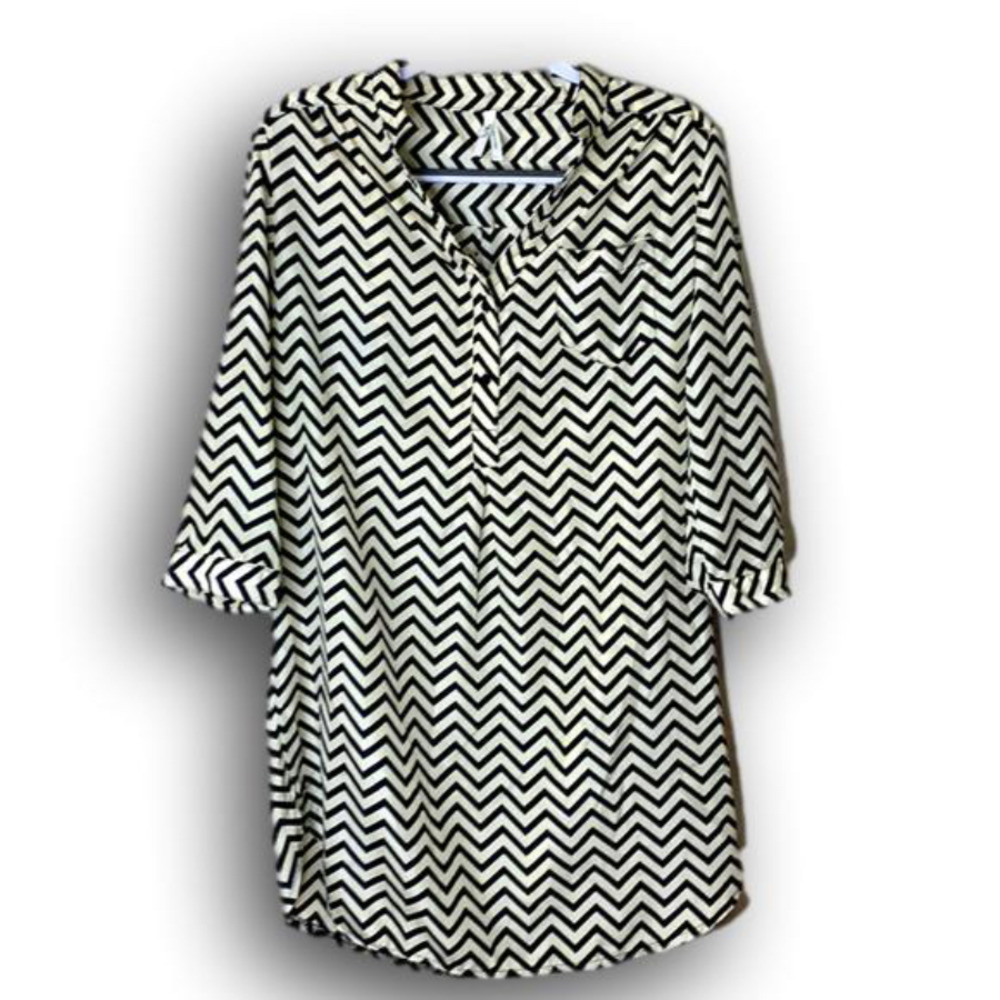 Truth NYC women’s top size large